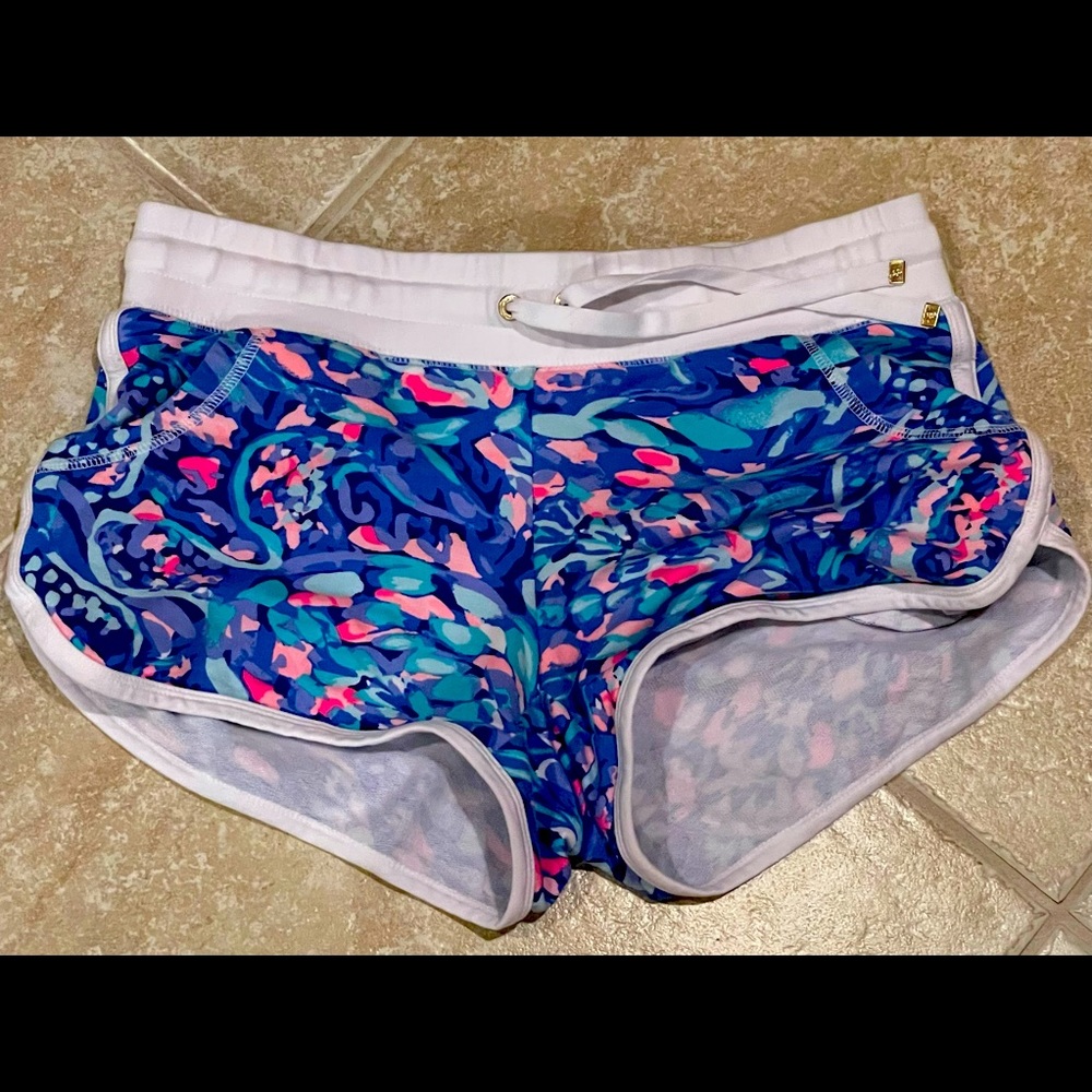 Lilly Pulitzer size small shorts - great condition